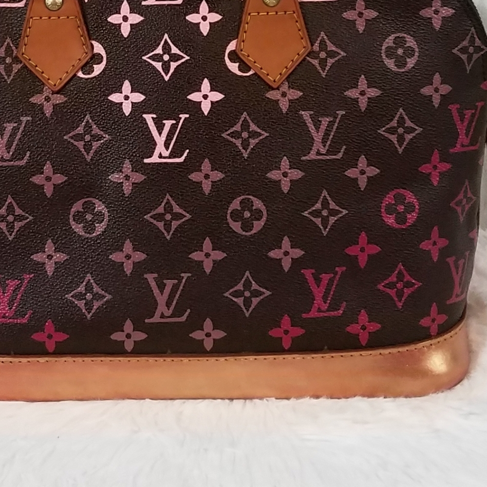 Authentic Louis Vuitton Alma PM - Picture 2 of 6